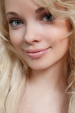 Марина, метро Хорошёво