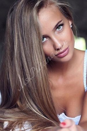 ВАЛЕРИЯ, метро Улица Горчакова