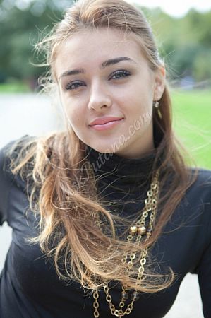 Виктория, метро Лесопарковая