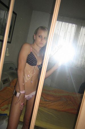 Малика, метро Улица Старокачаловская