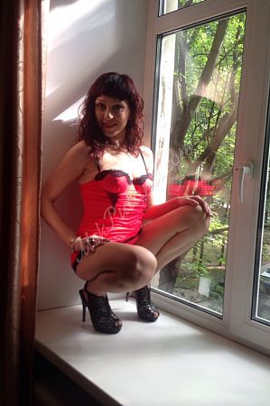 Маша, метро Площадь Революции