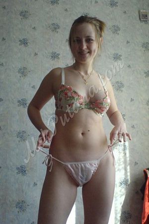 Света, метро Строгино