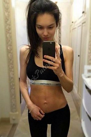 Анюта, метро Новопеределкино