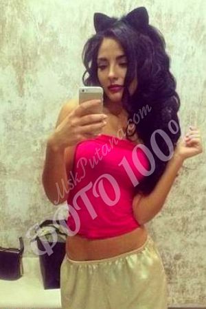 Дина, метро Каховская