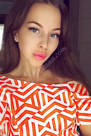 Аня, метро Кузнецкий мост