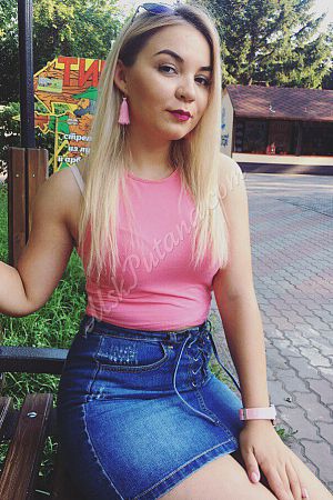 Аврора, метро Лужники