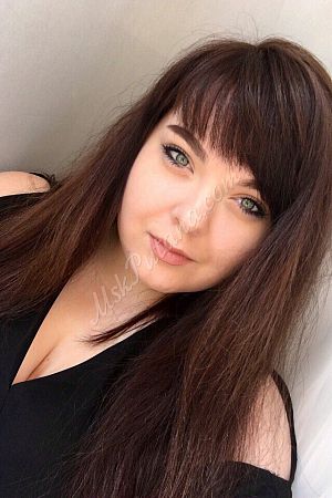 Лола, метро Римская