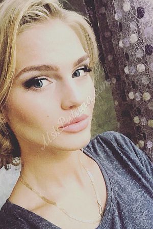 Аврора, метро Выставочная