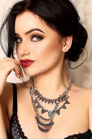 Люба, метро Октябрьская