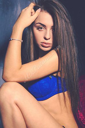 Мария, метро Площадь Революции