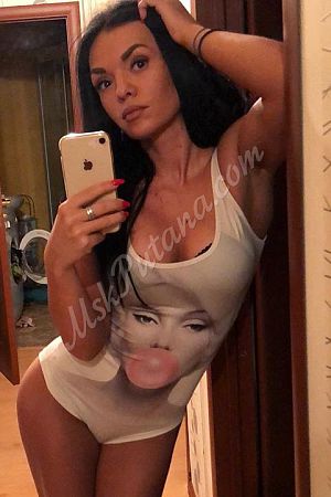 Юля, метро Выставочная