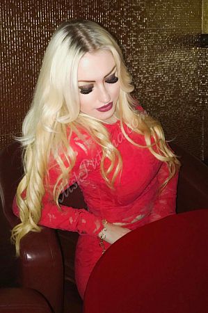 Лия, метро Калужская