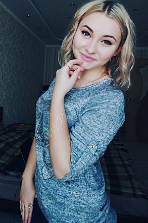 Карина, метро Александровский сад