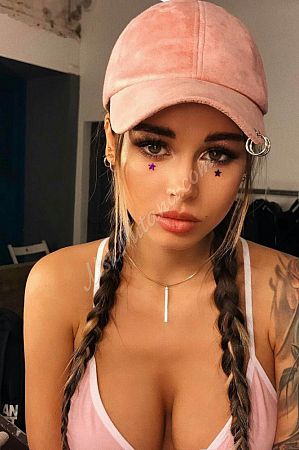 Александра, метро Пролетарская