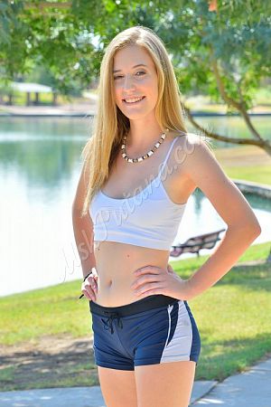 алина, метро Октябрьское Поле