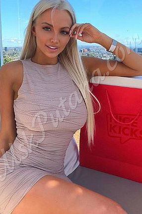 Лиза, метро Чкаловская