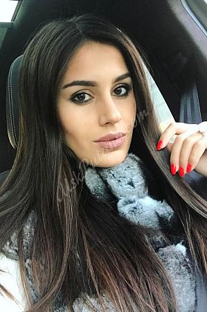 Даша, метро Митино