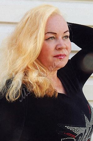 Яна, метро Каховская