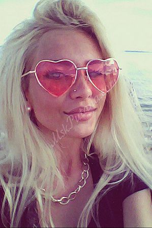 катя, метро Театральная