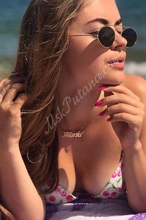 Алена, метро Митино