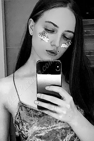 Ника, метро Коломенская