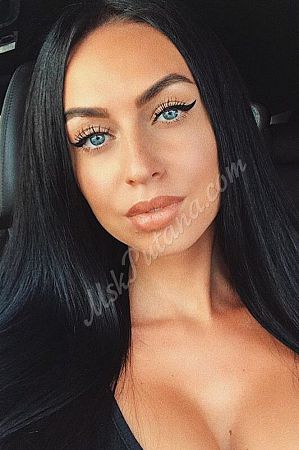 Юлия, метро Бауманская