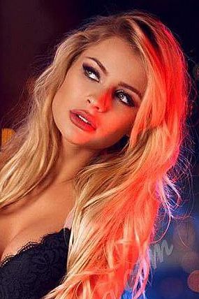 Амелия, метро Бауманская