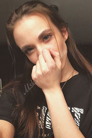 Лариса, метро Библиотека имени Ленина