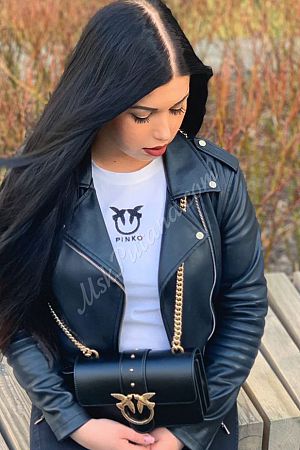 Кристи, метро Волжская