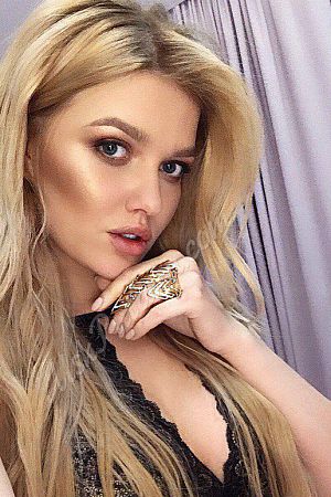 Алла, метро Новогиреево