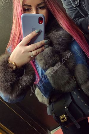 Лариса, метро Сходненская