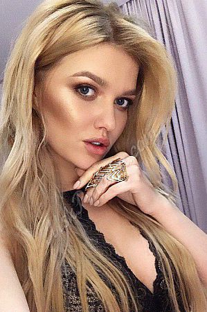 Лариса, метро Электрозаводская