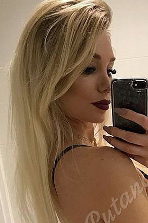 Катя, метро Полежаевская