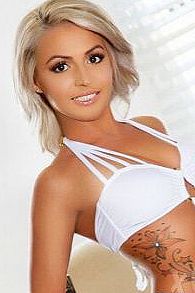 Яна, метро ВДНХ