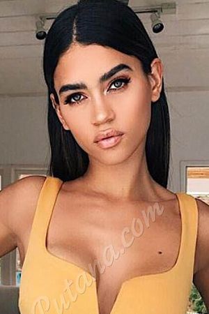 Полина, метро Площадь Революции