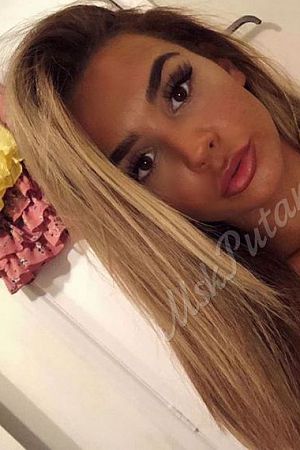 Лариса, метро Бульвар Адмирала Ушакова