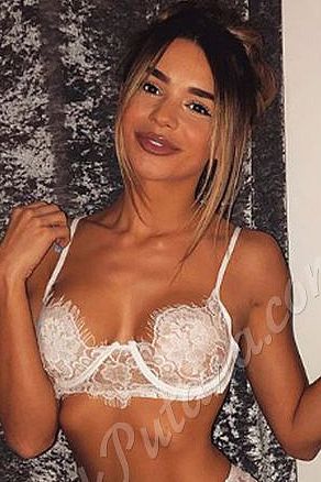 Маша, метро Панфиловская