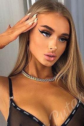 Оленька, метро Румянцево