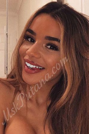 Стеша, метро Лужники