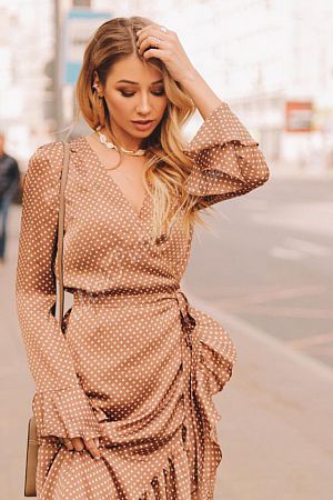 Лариса, метро Красногвардейская