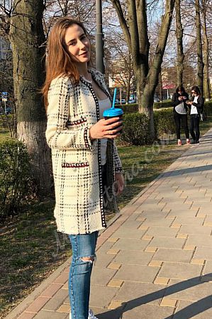 Алла, метро Пражская