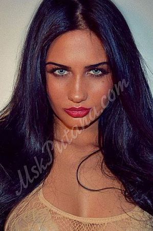 Маша, метро Крымская