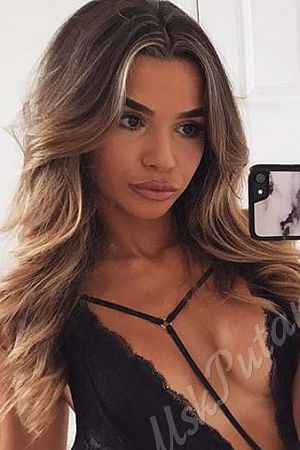 Лара, метро Парк Победы