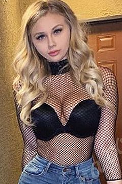 Лариса, метро Окружная