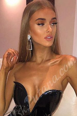 Лара, метро Ленинский проспект