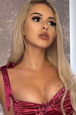 Катя, метро Площадь Гагарина