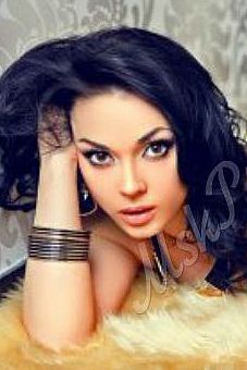 Камила, метро Деловой центр