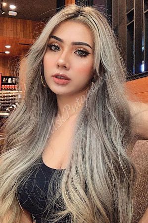 Дина, метро Авиамоторная