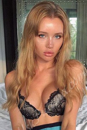 Юля, метро Кантемировская