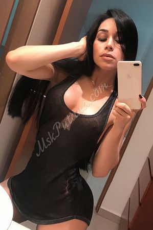 Зара, метро Зорге